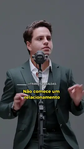 Não se relacione com um homem que está preocupado com o seu passado!