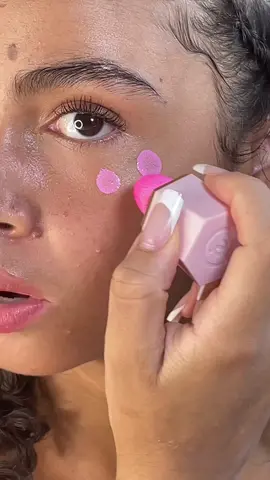 Agora uma chinelada bem feita com os blushes líquidos @SHEGLAM nos tons Petal Talk e On Point #SHEGLAM #SHEGLAMBlush #SHEGLAMLiquidFam #SHEGLAMpartner 