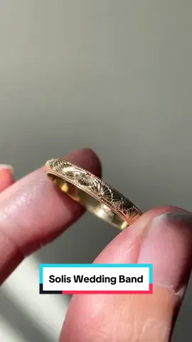 Hand engraving wedding bands is a labor of love, but the end result is always worth it.
‌ Solis ☀️ Now available on a made-to-order basis. #handengravedjewelry #weddingrings 