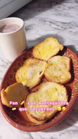 Que recuerdos 🥰 pan 🥖 con mantequilla 🧈 #pan #panconmantequilla #bolillo #pantostado #desayuno #mama #hogar #casa #familia #recuerdos #recuerdo #dasayuno #lonche #hijos #viral #video #viraltiktok #videoviral #fyp #foryou #foryoupage #fypシ #amor #familia #hermanos #familia #hogar #cafe #recetasfaciles #Receta #🥖 #🧈 