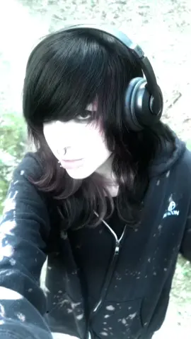 me in the woods >< ignore headphone lag 👎 #emo #scemo #scenemo #scene #alternative #alt #rawrxd #2000sfashion #2000s #emokid #scenekid #emohair #scenehair #emostyle #emo2000s #2000semo #scene2000s 