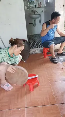thớt không được thì dùng chum..🤣#tiktoknguyendoanh1985 #haihuoc #xuhuongtiktok2023 