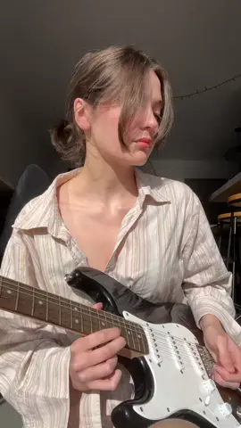 morning routine #robbers #the1975 #guitartok #robbersthe1975 #guitar #fyp #foryou #tumblr 