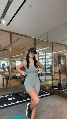 الترند وانا مستحية 🤣