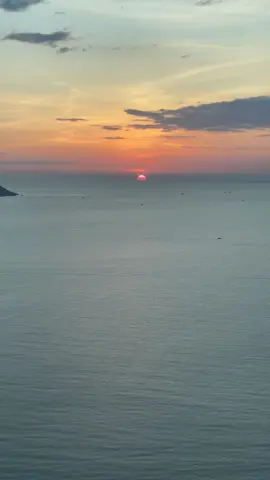 1 chiếc video dậy từ 5 giờ sáng để quay mặt trời mọc trên biển 🥰#sunrise #peace 