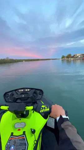 Litterly chasing the sunset ☀️ #jetski #sunset #viral #yes #ocean #4k 