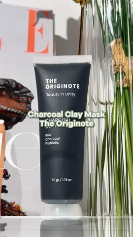 Charcoal clay mask emang terbaik buat menghempaskan komedo🫶🏻😭 #TheOriginote 