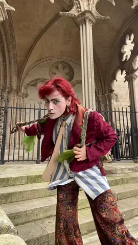 Coucou les touristes #queer #outfit #fashiontiktok #maximalism #personalstyle #unconventional #madhatter 