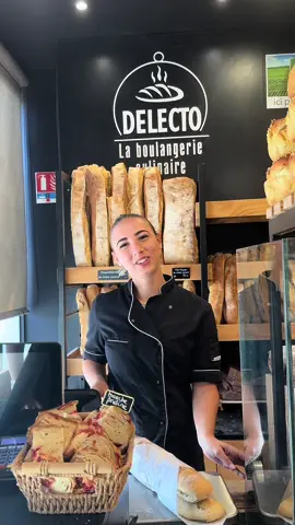 Nos vendeuses vous servent avec le sourir, n'oubliez pas de les remercier ❤️  #boulangerie #boulangerielyon #delecto #vente #vendeuse #patisserie 