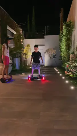 Hoverboard 6,5 com led 3D! Possui bluetooth, para ouvir suas músicas prefiradas! #hoverboard #hoverboardchallenge #brinquedoinfantil #criancastiktok 