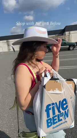 De shopping con la sis 🛍️✨ #FiveBelow #Boricua #fyp #FiveBelowFinds #latina #trending #PuertoRico #DeCompras 