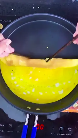 Chảo nhà chị nào mà đang gặp tình trạng bong tróc giống mấy cái chảo cũ nhà em thì nên đổi ngay đi ạ vì thực sự nó rất ảnh hưởng đến sức khoẻ luôn #goldsun #chaochongdinh #chaochongdinhgoldsun #chaogoldsun #chao #chaoinox 