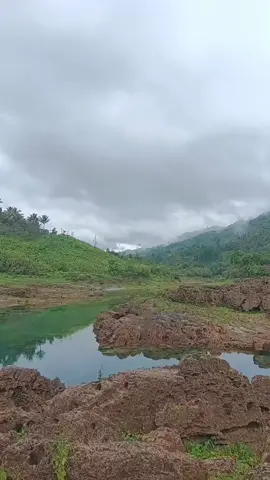 Selain Danau PaisuPok ada Danau Lemelu yg wajib di kunjungi juga kalau ke Banggai Kepulauan😉 📍Danau Lemelu, Desa Lemelu, Banggai Kepulauan #danaulemelu #banggaikepulauan #luwukbanggai #fyp #eksplorebanggaikep 