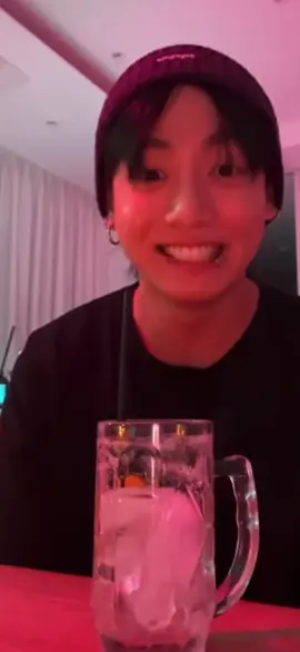 💜:: Smile if you're real. @JK :: 😬😃😄😊 #jungkook #jungkooklive #goldeniscoming #goldenmaknae 