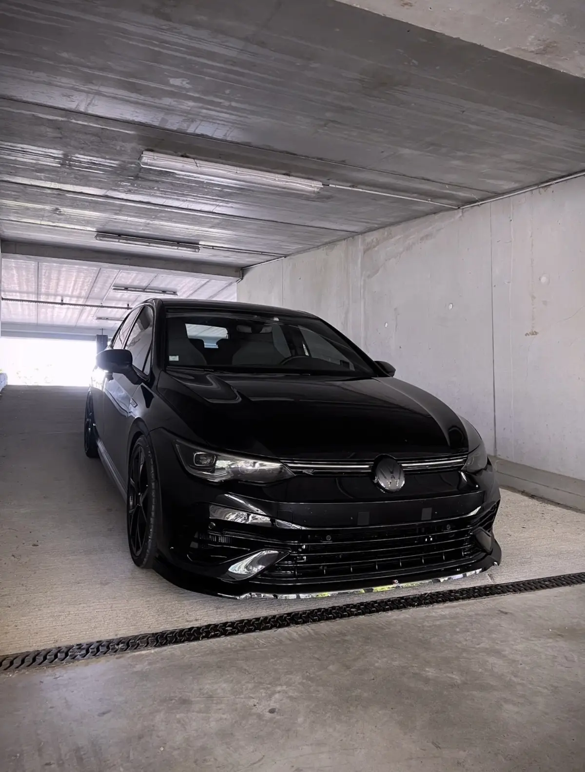 IG : blvck_mk8r 📷 #carsontiktok #darkness #fullblack #golf8r 