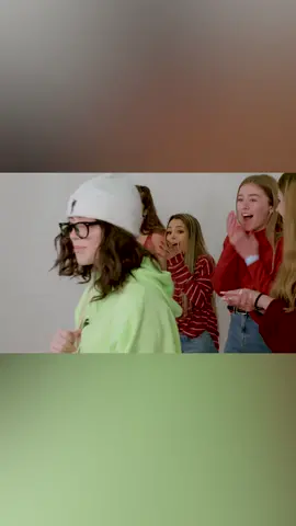 @BILLIE EILISH surprises some fans!  #theellenshow #billieeilish #fansurprise 