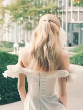 beautiful girl in her white dress🤍 #rosé #blackpink #blink #kpop #artist #edit #foryou #fyp 