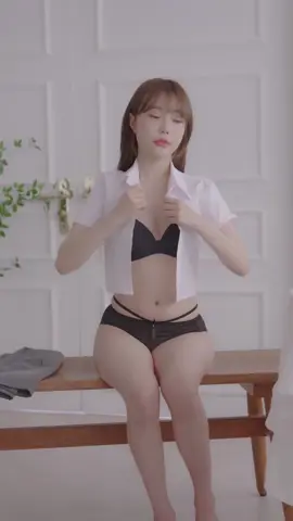 Nhẹ nhàng #côngsở #thoitrang #fashion #moingaymotoutfit #lookbook #office #girls #ngon #beauty #pretty