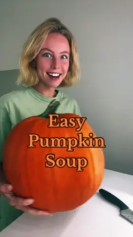 My mom is OBSESSED with my Pumpkin Soup Recipe 🎃✨😌 #souprecipe #plantbased #healthyrecipes #fallrecipes #easydinner #foryou 