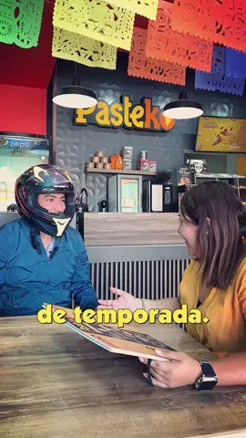 😂😅🤣 No importan los obstaculos, lo importante es que pruebes los pastes de temporada de Pasteko. Envíaselo a quien aún no los haya probado 🥟  #juevesdememes  #moto #humor #caida #pasteko #pastes #cochinita #nogada #comedia
