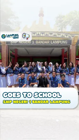 [GOES TO SCHOOL] Jalan-jalan ke salah satu SMP terbaik di Bandar Lampung, tentunya SMP N 1 Bandar Lampung! Halo sekelik Lampung Geh! Kali ini kita Lagi di Spansa alias SMP N 1 Bandar Lampung. Berlokasi di Jl. Mr. Gele Harun No. 30, Rawa Laut, Enggal, Bandar Lampung. Ada berbagai kegiatan ekskul di sini, mulai dari basket, futsal, taekwondo, dan silat juga, lho. Lanjut, ruang kelasnya bersih-bersih dan nyaman banget sekelik. Spansa juga mempunyai segudang prestasi akademik dan non-akademik sampai tingkat nasional. Wah gak heran si, karena fasilitas sekolahnya lengkap dan menunjang pembelajaran siswa-siswinya! Anak Spansa mana nih? Yuk absen!🙋‍♀️🙋‍♂️ …. Original Content by Lampung Geh!©️ …. Video : Ozaiqo Presenter : Revan Editir : Vivian #goestoschool #lampunggeh #sekolahlampung #sekolahbandarlampung #spansa #smpn1bandarlampung