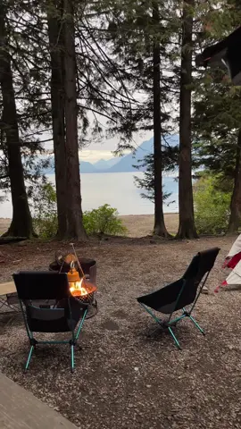 Autumn camping has special vibes 🍂✨🏕️🔥 🫖 التخييم في فصل الخريف له شعور مختلف، هدوء، مكان جميل، وكرك💞 . . ‏#explorebc #fallcamping #autumnvibes🍁 #explorepage #campingtrip #campingvibes #campingweekend #vancouverbccanada #fallwinter #outdoorlife #lakelovers #campingout #alberta #britishcolumbia #explorebritishcolumbia #tenting #winterishere #msrgear #msr #wintercamping #vancouver #فانكوفر #تخييم #كندا  #كشتة