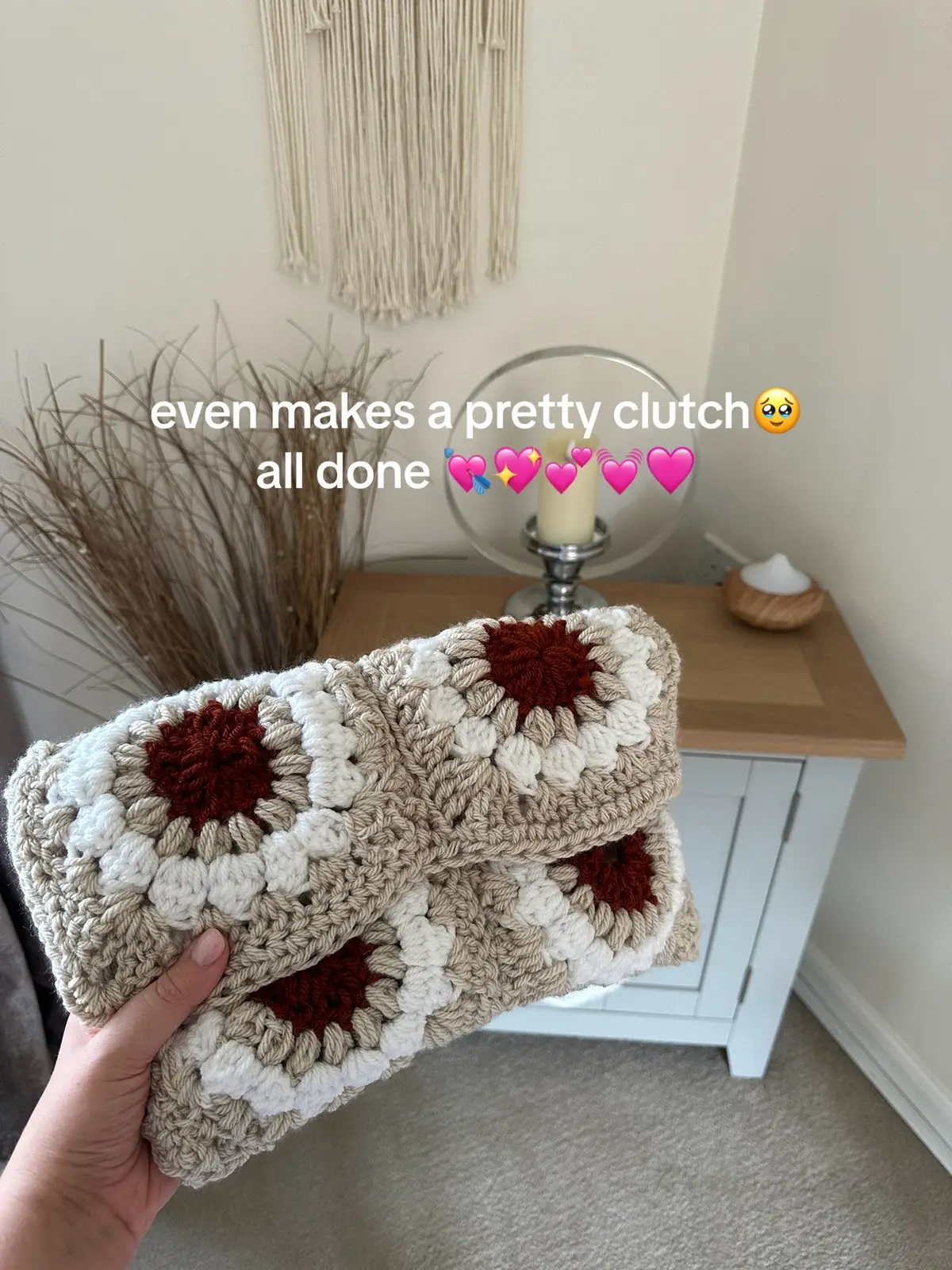 So in love i might make different colours🤍 used @kwcrochet tutorial for sunburst granny squares & it worked amazingly 🥰 #beginnercrochet #crochetbooksleeve #crochetbookcover #crochettiktok 