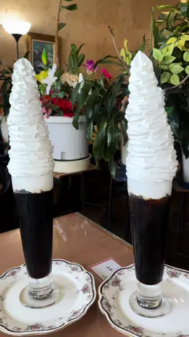 生クリーム盛り盛りのウインナーコーヒー！これで600円なのが驚き！ 「喫茶ツヅキ」 📍 愛知県名古屋市中村区太閤通6-1 ツヅキビル2Ｆ （2F Tsuzuki Building, 6-1 Taiko-dori, Nakamura-ku, Nagoya, Aichi Prefecture） #japanesefood #japanfood #japan #tiktokfood #愛知グルメ