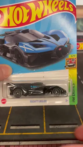 Initial D Toyota AE86 hotvwheels street king takes on the Bugatti Bolide! #hotwheels #hotwheelscollections #hotwheelstrack #bugatti #ae86 #initiald 