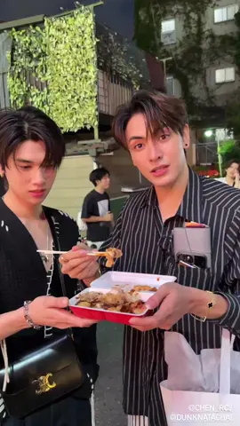 Takoyaki date with JD.. Look how Dunk stare at Joong while he feeds him,😍 this lovers are real😍 #joongdunk #dunknatachai #joongarchen #chen_rcj #natachaiboonprasert 