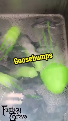 Our signature Halloween pour, Goosebumps! This is peak nostalgia for me #fantasytoy #monsterfudgers #BookTok #fantasygrove #silicone #goosebumps 