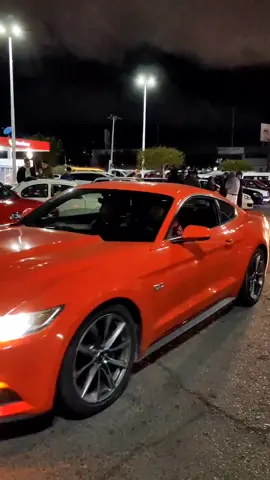 Los viernes en soriana del valle 🚗 #pachuca #carmeet #racing #expo #cars #autos 
