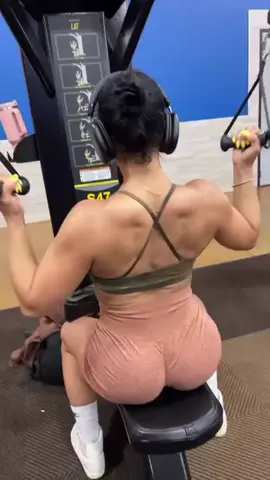 Valla aunque no tengas ganas 🫶🏻🦾 . . #gymmotivation #gymlovers #backdayworkout #fitnessgirl #fitnessmom #keepgoing #neverstop #foryoupage 