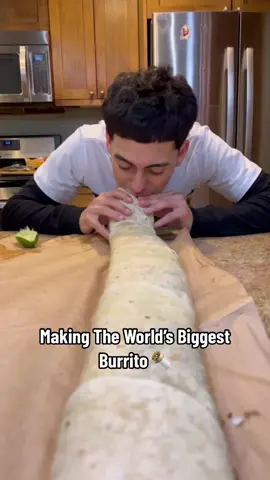 Day 5 Tryna make the world’s biggest burrito i think i did it 😂🇲🇽 | #fyp #foryou #burrito #hugeburrito #mexicanfood #mexicantiktok #chefsuie #worldsbiggestburrito #cooking 