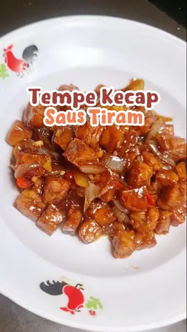 -Tempe kecap saus tiram Ternyata tempe diginiin juga enak mak, kesukaan bocil nih Sampe berkali² suapan masyaallah  Bahan² : Tempe ½ papan Bawang bombay 1 siung baput 1 buah cabe merah kriting Bumbu : 1 sdt garam 1 sdt penyedap  ½ sdt lada bubuk Yuk coba bikin ✨️✨️ #tempekecap #tempesaustiram 