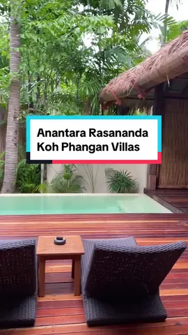โรงแรมในเครือ @Anantara Hotels Resorts & Spas ที่หาดท้องนายปานน้อย เกาะพะงัน 🏝️ Anantara Rasananda Koh Phagnan Villas ห้องเริ่มต้นที่ pool suite ขนาด 80 ตรม. โรงแรมขนาดไม่ใหญ่มาก มีความเป็นส่วนตัวสูง เราเช่ารถขับไปเองจากสมุย จะไกลจากท่าเรือซะหน่อยแต่ก็ไม่ได้ลำบากมาก ถ้าใครอยากมาเรือของโรงแรมเค้าก็มีบริการ มียิม มีสปา ร้านอาหารนานาชาติ และร้านอาหารญี่ปุ่น อยู่ในรีสอร์ทได้สบายๆ ไม่ต้องออกไปไหน ตอนไปฝนตกเยอะ ได้แต่นอนอ่านหนังสืออยู่ห้อง คุ้มค่าห้องสุดๆ 😅 #kohphangan #thailand #anantarahotels #พูลวิลล่า #poolvilla #hotel #รีวิวที่พัก 
