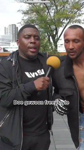 Deze man wou even rappen bij me interview #voorjou #rarkointerview #rarko10 #nederlandsetiktokkers #rotterdam #straatinterviews  Tagg je beste vrienden of vriendinnen 