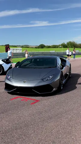 Go to a car show and see these two at the entrance🤤 which one are you taking?!🤔 Owner of both 🚗 - @Matt_Wilsz  #lambo #lamborgini #mclaren #mclaren720s #carshows #showseason 