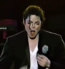 Michael performing “Don't Stop 'Till You Get Enough“ (History tour - Live Auckland, 1996) ❦ #michaeljackson #foryoupage #foryou #fyp #pourtoi #viral #mj #mjfan #mjcrew #kingofpop #michaeljacksonfan #mjinnocent #michaeljacksonchallenge #moonwalk #dontstoptillyougetenough #performance #dance #music #legend #90s #goodvibes 
