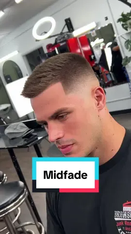 Mid skin fade #wichitakansas #kansasbarber #menshairstyle #menshaircut #fade #buzzcut 