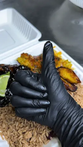 Mood s-WING 🔥🍗☀️ #packingorders #boxingupvideo #boxingup #plateup #jerkchicken #plateupwithme #wearefullfoods #jgandphee 
