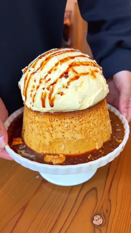 市販プリンの10倍は大きい巨大プリン！大量の卵と生クリームを使用していて特大アイスを豪快に乗せたプリン好きのための逸品！東京駅近くにあるNIHONBASHI BREWERY. T.Sっていうお店で事前予約品です！ #東京グルメ #tiktokfood #japanfood 