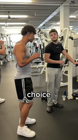 Lift more than mr to win $100💪🏽‼️ #challenge #money #Fitness 