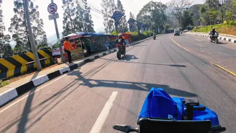 Puncak tak pernah mengecewakan #puncak #puncakbogor  #sunmori  #ride #riding #bogor #cinemati #cinematic #estetik #fyp #fypシ  #vixion  #cbr #healing 