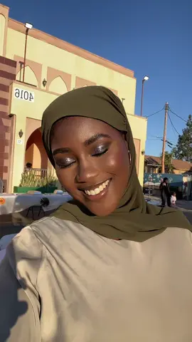 We love greeennnn #hijabitiktok #foryoupage #stickingoutyourtongueforthepicture 
