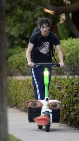 POV: you’re moving in with your gf of 1 month using a Lime scooter bc hot girls don’t drive #the1975 #mattyhealy1975 #fyp 
