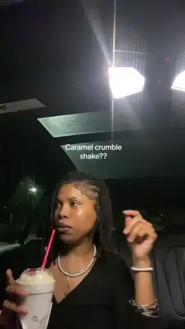 Def gotta love sweets or just have a sweet tooth or it might be 2 muchhh. The caramel crumble millshake gets a 9.5 from meee🙂 #locbaddie🤎 #cfamilkshake #caramelcookiecrunchmilkshake 