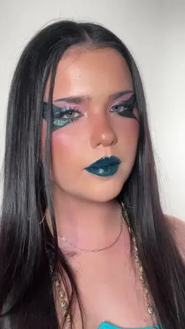 yeah kewl …  #makeup #holographicliner #graphicliner #fypシ #southpark #graphiclinertutorial #makeuptutorial #makemefamous #halloweenlook 