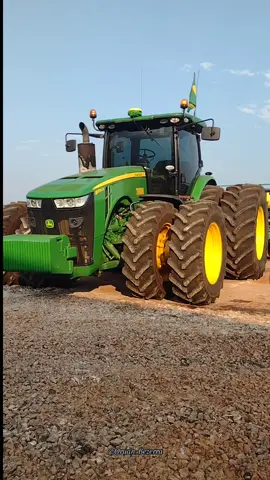 cade a chuva eu quero é plantar kkk #jondeere🚜🚜 #8R #8370r🚜💪 #8370r🔥 #plantadeirajohndeere 