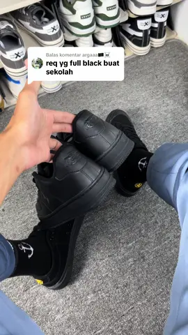 Membalas @argaaa🏴☠ ada nihh #outfitinspo #sepatusneakers #sepatuhitam #sepatusekolah 